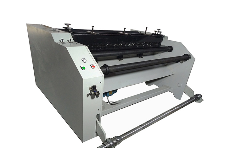 Abrasive cloth slitting machine